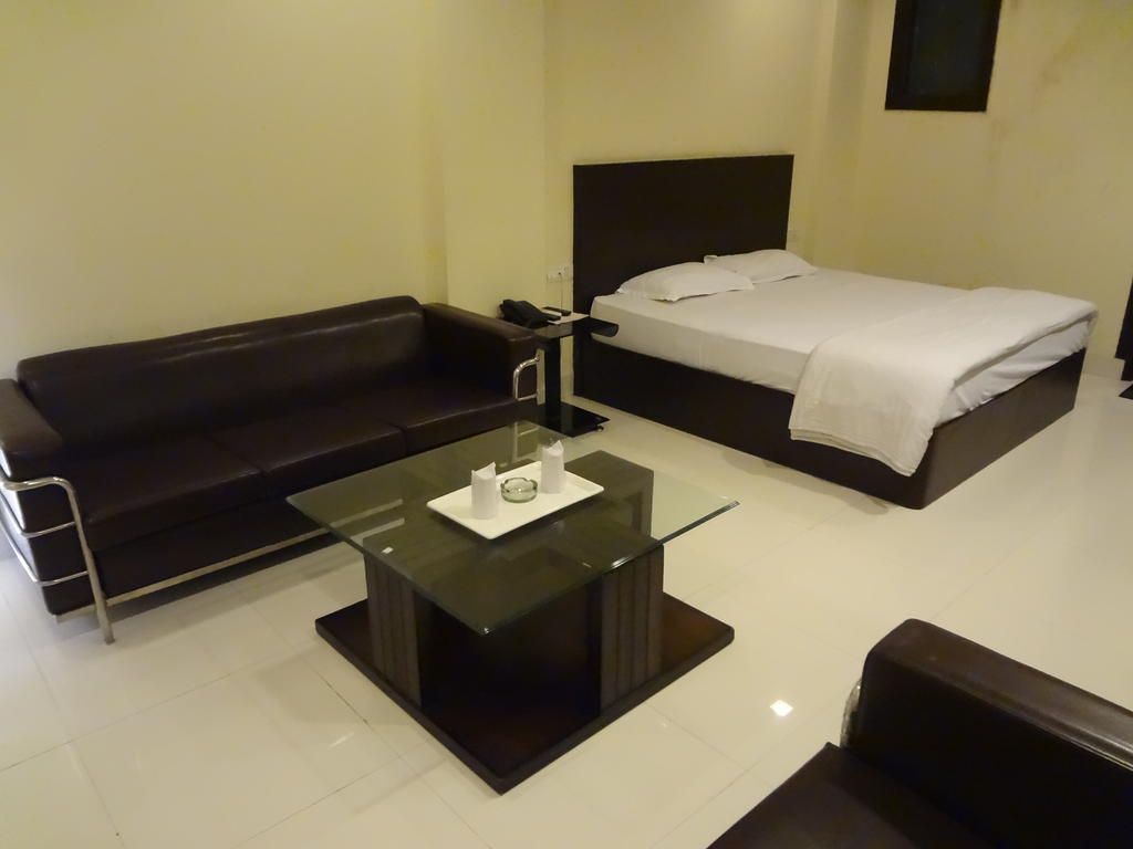 Hotel Siam International Δελχί Εξωτερικό φωτογραφία